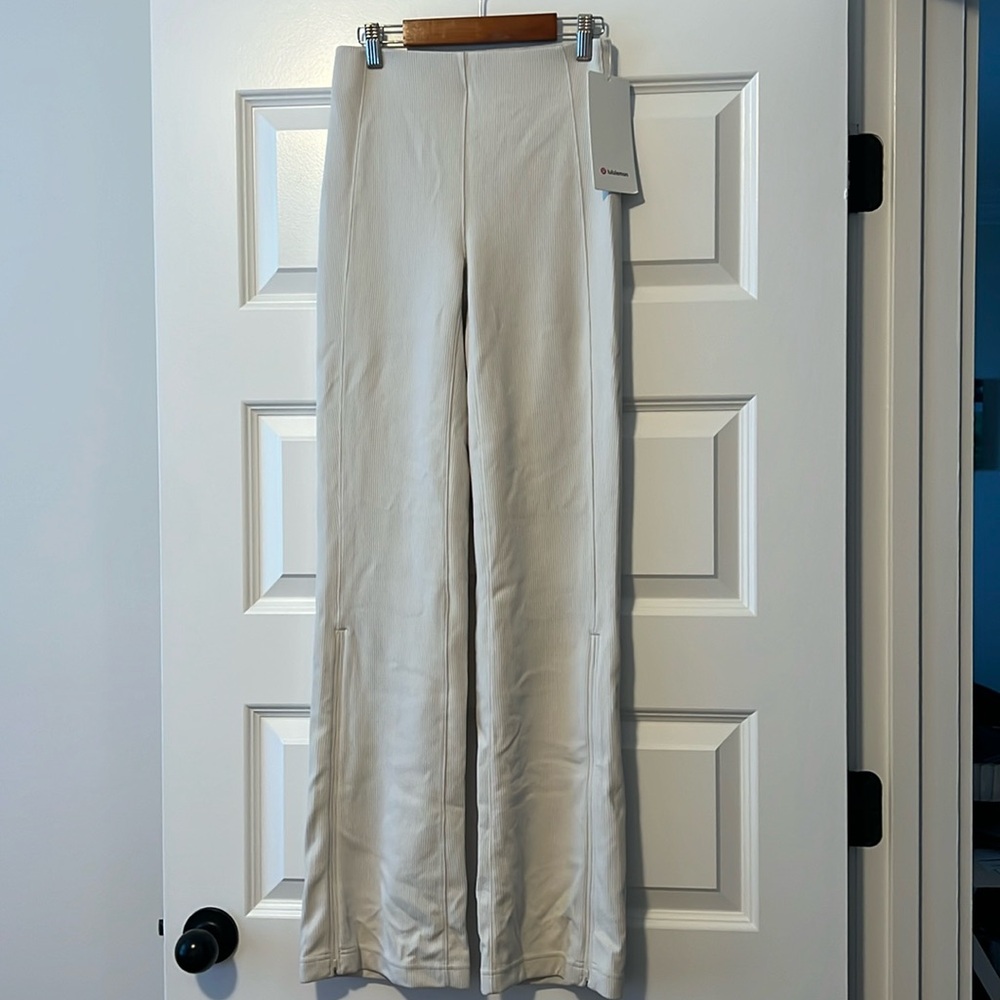 Lululemon Brushed Softstreme
Rib Zip Flare 32.5"